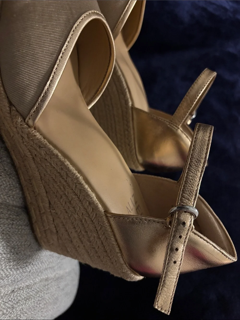 Naturalizer Metallic Gold Ankle-Strap Espadrille Wedges size 8.5